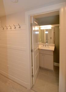 Revolutionizing Burleith Interiors, Bathrooms